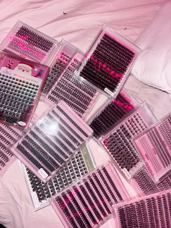 lashes<3