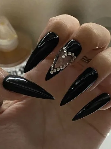 succubus' nails 💅🏻