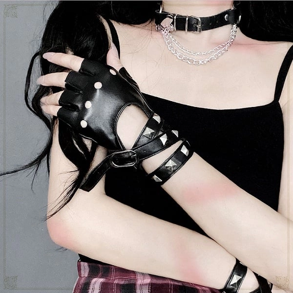 [$11.99]Gothic Punk Lolita Rivet Half Finger Gloves
