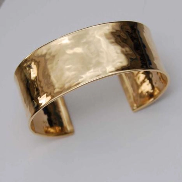 7-Inch 18K Yellow Gold Hammered Shiny Cuff Bangle, 22.0mm