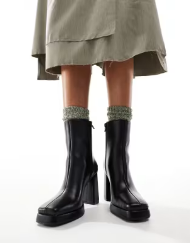 Public Desire – Patty2 – Plateau-Stiefeletten in Schwarz mit eckiger Zehenpartie