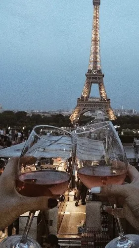 Vacation in paris🇫🇷 {2K}