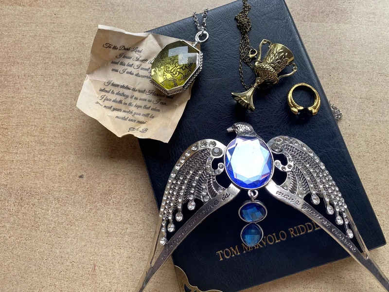 Harry Potter Horcruxes Pack | Tom Riddle's Diary Rowena Ravenclaw's Diadem Helga Hufflepuff's Cup Salazar Slytherin's Locket Gaunt's Ring