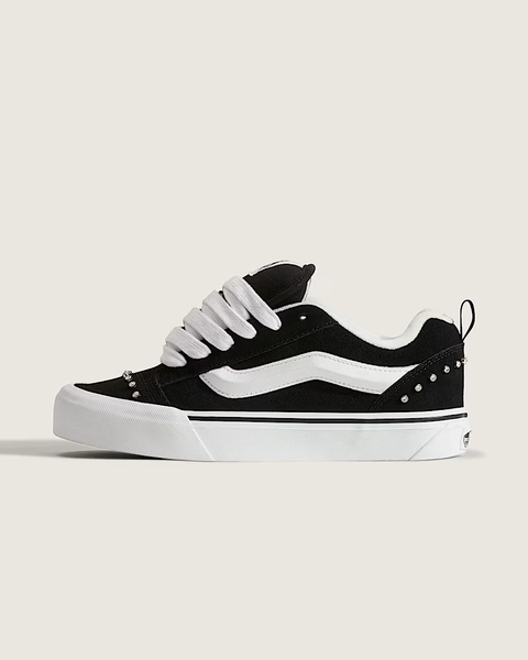 Size W7.5 Knu Skool Shoe in Black | Vans