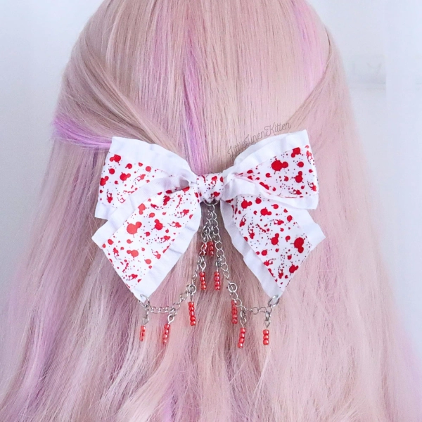 Yandere Blood Splatter Bow Hair Clip inspired by Yuno Gasai | Gurokawa, Mirai Nikki, Yami Kawaii
