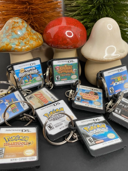 Nintendo DS Game Keychain, Mario, Pokémon, Zelda and more. Gaming Keychain