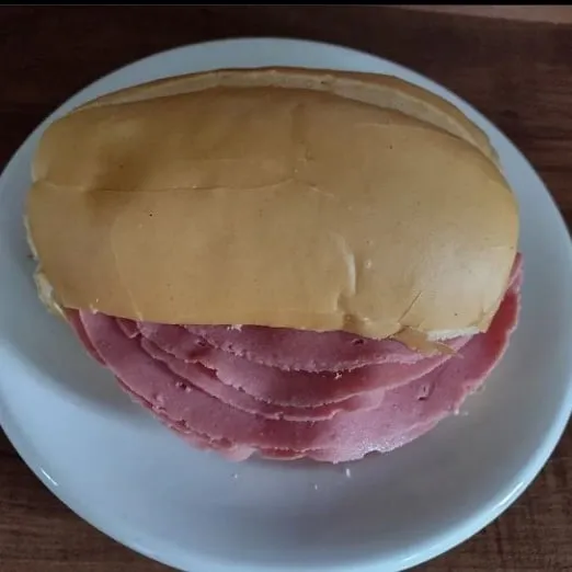 Un pan con mortadela 😎