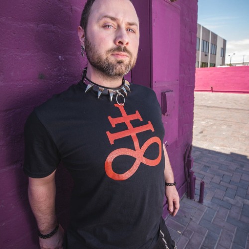 Leviathan Cross T-Shirt - M / Black