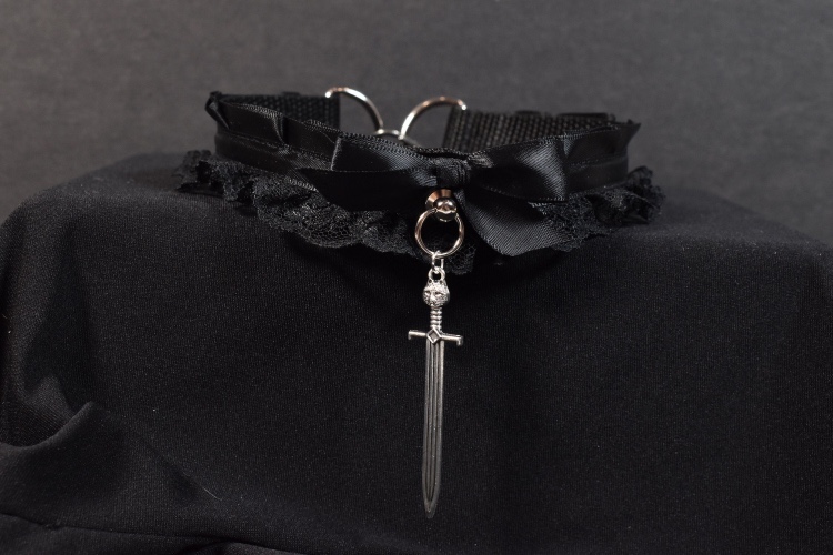 Wolf Sword Choker