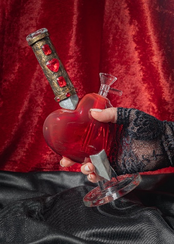 DAGGER HEART BONG