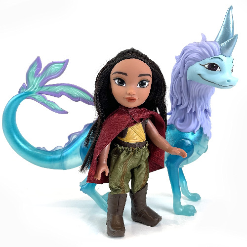 Disney's Raya and the Last Dragon 6-Inch Petite Raya Doll and Feature Sisu Dragon Figure Gift Set, 6 inches - 