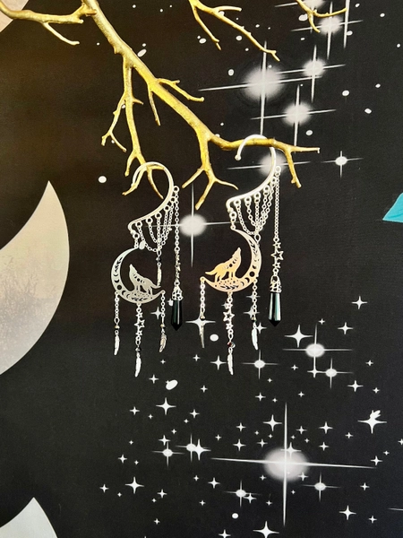Obsidian Wolf Moon ear cuff, wolf moon dreamcatcher ear wrap, wolf ear cuff, wolf moon ear cuff, no piercing earring, obsidian bullet point