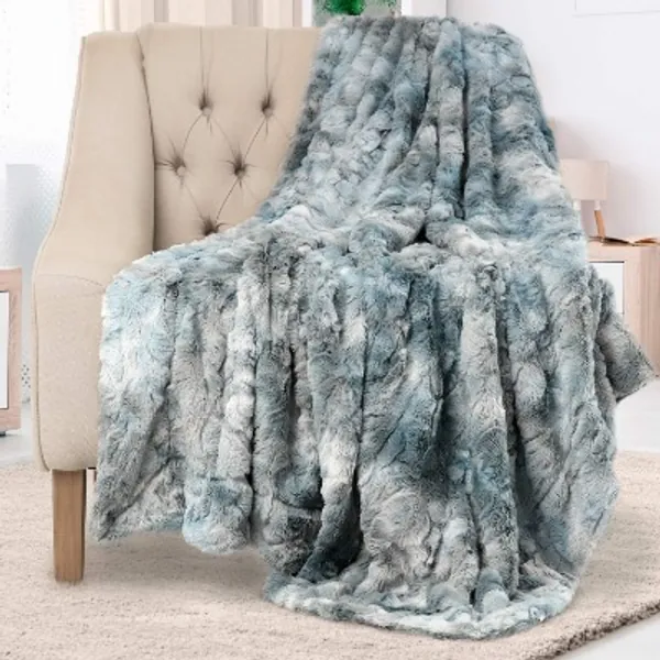 Everlasting Comfort Luxury Faux Fur Throw Blanket - Soft, Fluffy, Warm, Cozy, Plush (Arctic Blue)