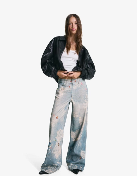 Wide-leg printed jeans