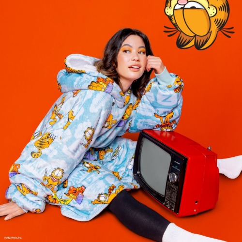 Garfield Pet Pouch Blanket Hoodie