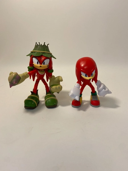 Classic Knuckles and Gnarly Knuckles