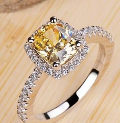 Lunara Rings With 3 Moonlike Colors - Yellow / 6