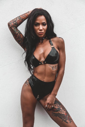 O Ring Bikini Top Black | XS / UK8 / Gold / RTS