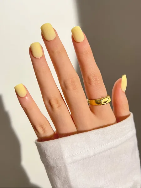 Yellow Press-On Nails