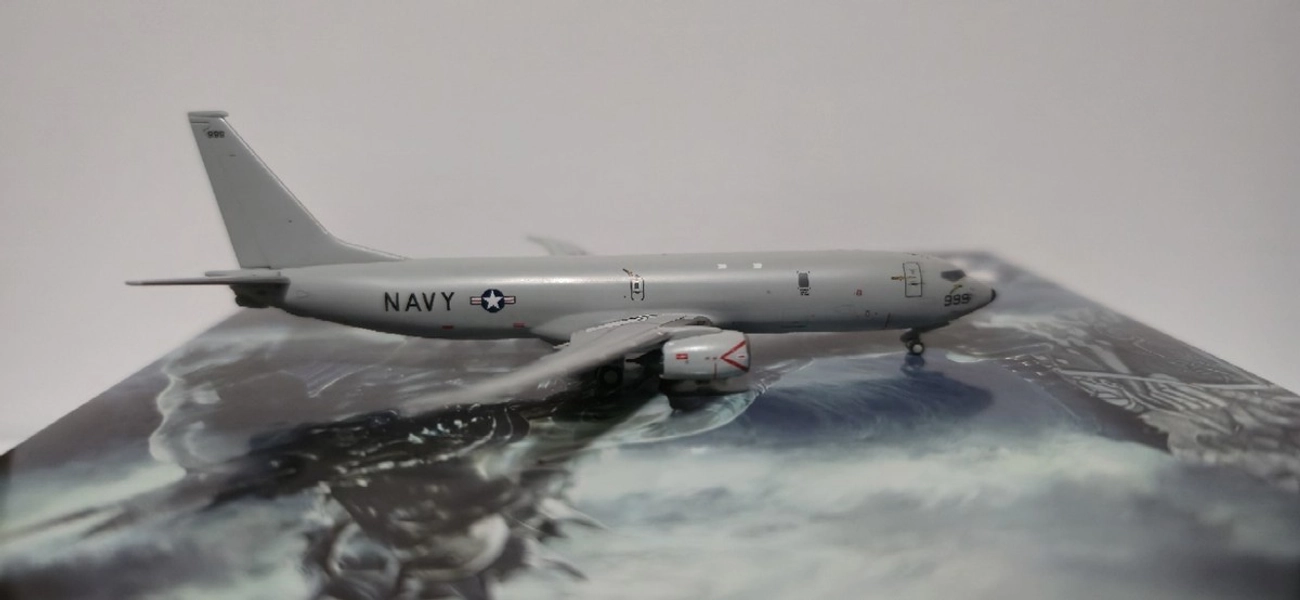 Rare Panda Model 1/400 Boeing 737-800 / P-8 Poseidon Diecast Aircraft Brand New 