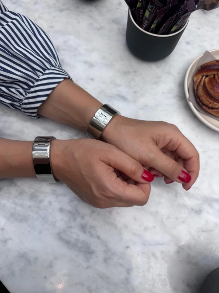 deSade® Cuff breit 20 mm silber – Eleganter abschließbarer Armreif aus Edelstahl, mit verstecktem Verschluss – 1 oder 2 x – Zusatz-O-Ring