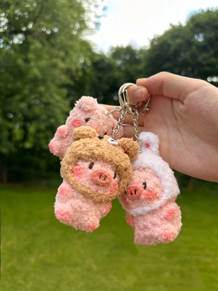 Crochet Pig Keychain | Cute Amigurumi Plushie | Handmade Soft Velvet Yarn Charm | Kawaii Pig Bag Accessory Gift