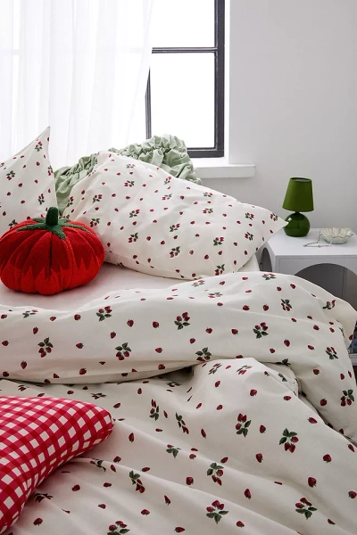 mini strawberry duvet set