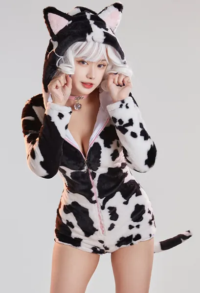 Kawaii Bodycon Romper Pajama Black White Cow Pattern Long Sleeve Zipper Bodycon Jumpsuit Sleepwear with Choker Socks and Tail