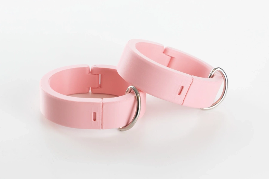 Quick cuffs for selfbondage