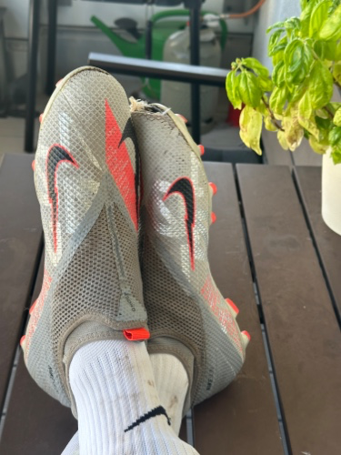 New Football Boots (600)