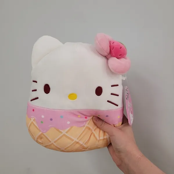 BNWT Hello Kitty 8&quot; Squishmallow