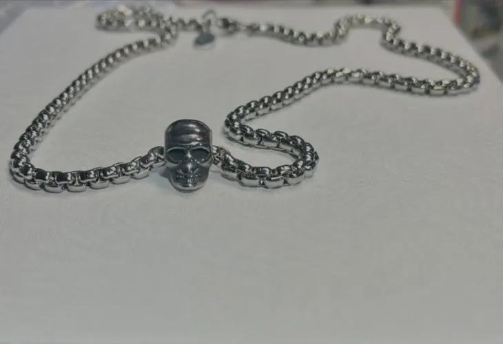 Skull pendant