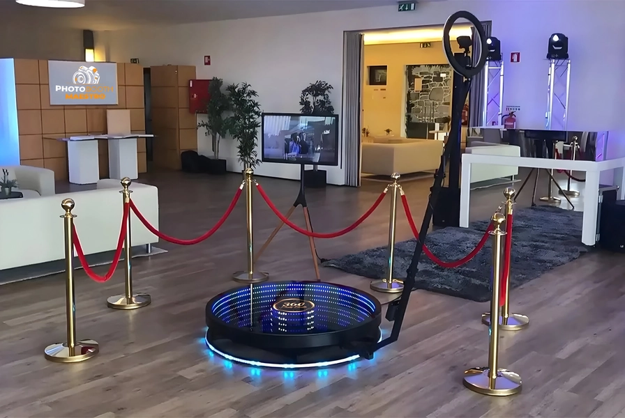 Glass 360 Photo booth. 360 Video booth. Automatic 360 spinner. Mirror 360 Booth video. 360 Photobooth. 360 Machine