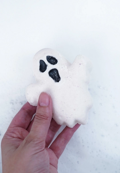 Ghost [White/Black] | BATH BOMB
