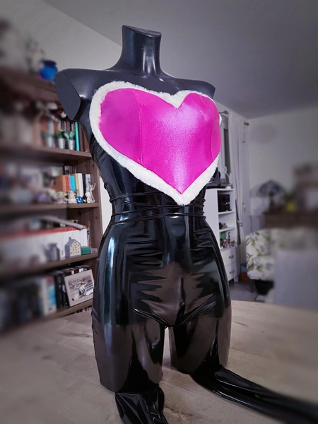 Rouge the Bat cosplay