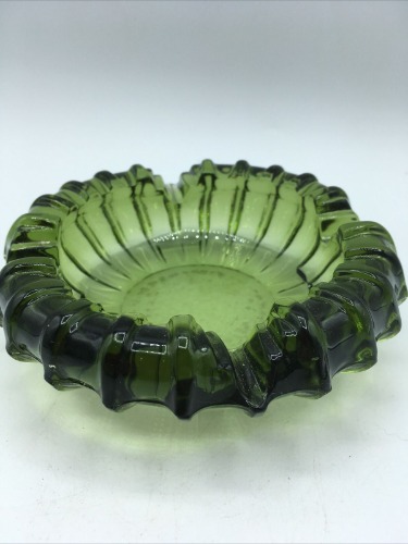 Vtg Fostoria  emerald green glass ribbed ashtray 5x1.5” mcm