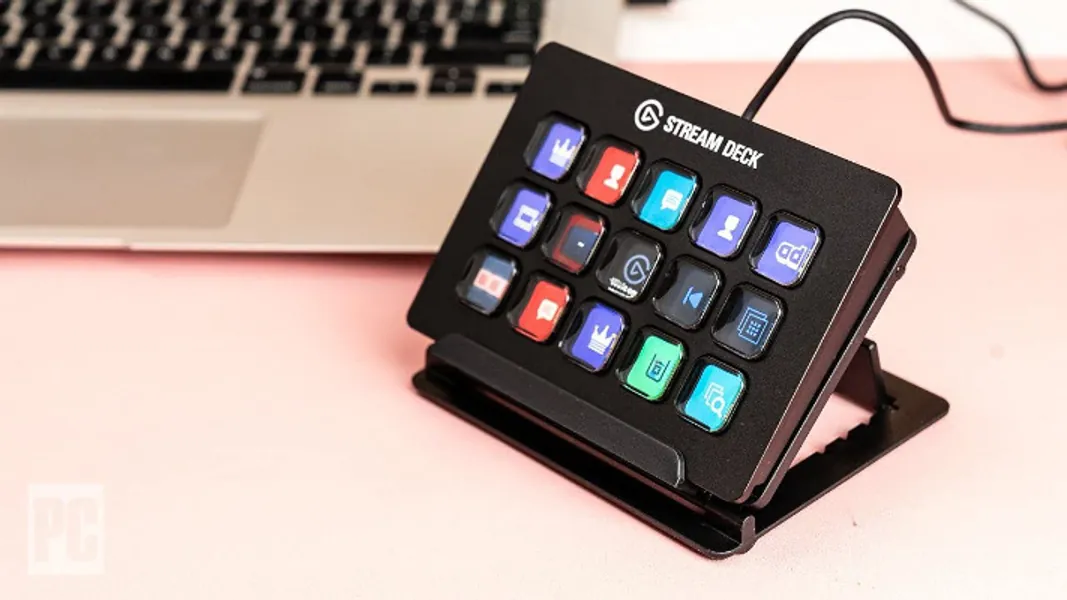 Elgato Stream Deck – Custom A 15 Pack of LCD Key with Live Content Create Controller (Authorized Distributor, 1 Year Manufacturer Warranty)