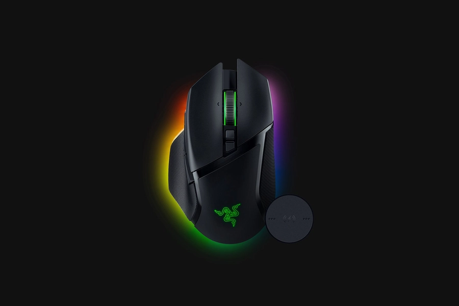 Razer Basilisk V3 Pro + Wireless Charging Puck Bundle