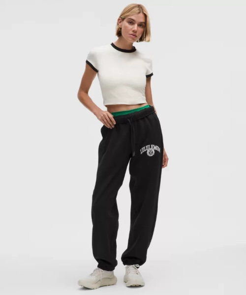 Scuba Mid-Rise Oversized Jogger *Graphic - Black/Light Ivory - L