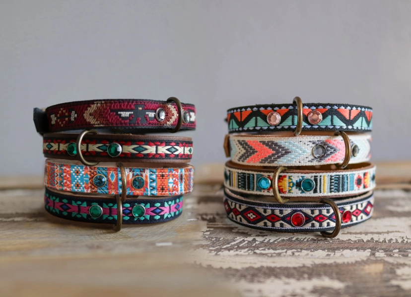 Navajo Style Tag holder.Dog neck band.Pet tag holder.Leather dog collar.Embroidery collar.Personalized dog collar.Thin collar.Cat collar.