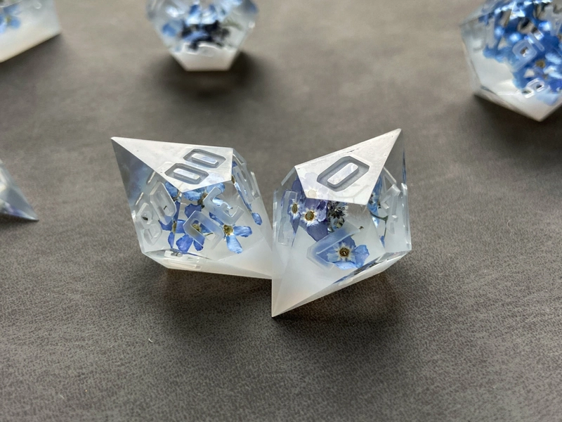 Flowers in milk - Flower dnd dice set Shard d4 Critical Role Floral polyhedral dice Dungeons and dragons Handmade Forget me not byFlowerFox