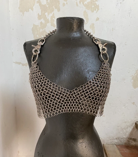 'SO ALIVE' armor top