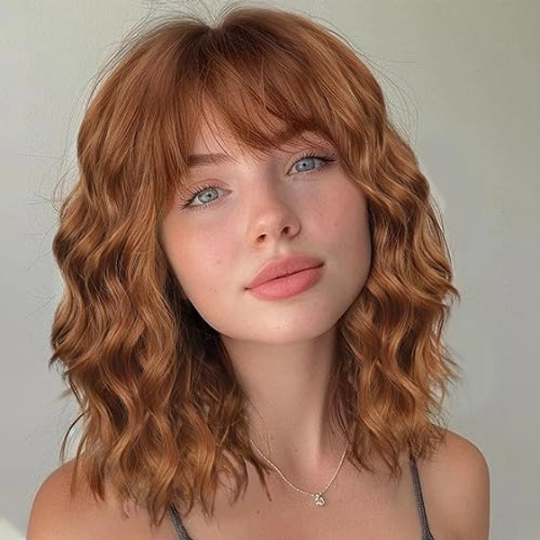 Lativ Auburn Wig with Bangs Short Bob Wigs for Women Shoulder Length Ginger Wavy Curly Wigs Synthetic Fiber Wigs 14 Inches for Daily Party Use