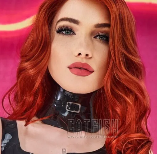 Wide Latex Neck Collar