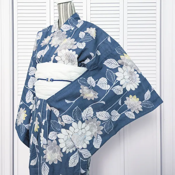 Yukata Kimono - White Sunflowers in Dark Blue (Style #2617)