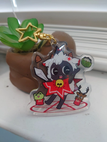 Cult of the Lamb Glitter 2.5in acrylic Keychain with Star chain