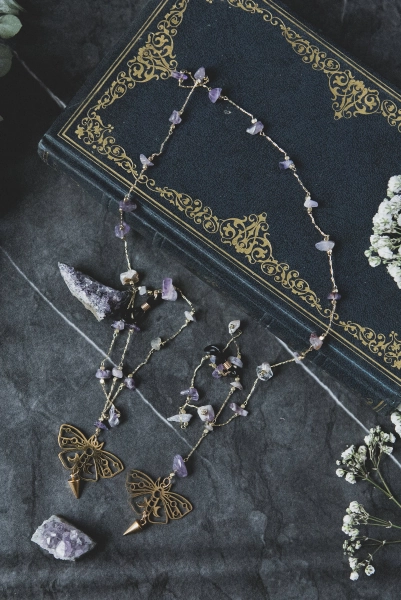 witchy glasses chain