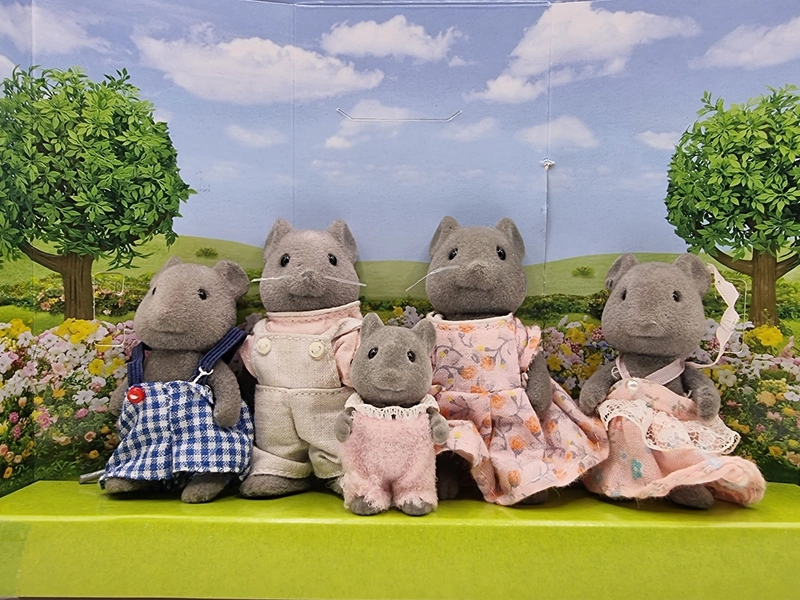 Sylvanian Families Thistlethorn Grey Mice Mouse Family And Baby Figure