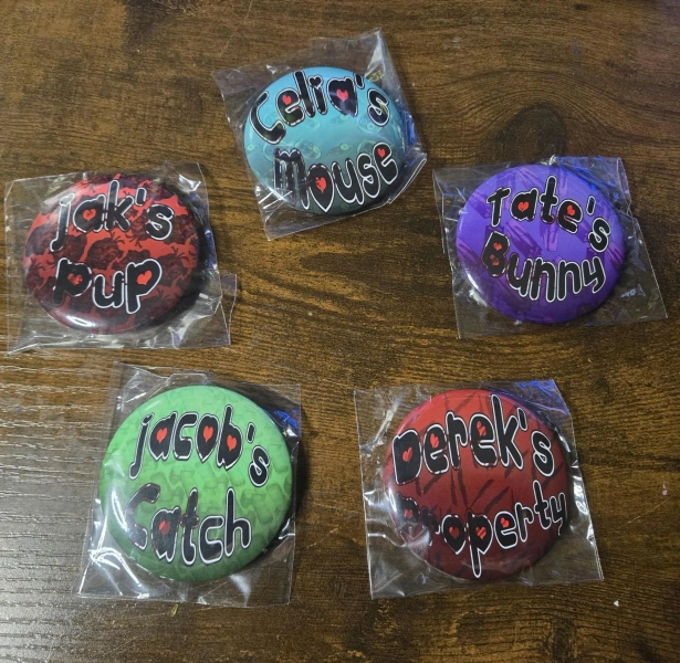 Assorted otome MC pins