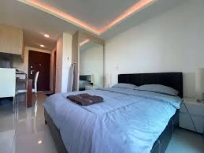 Pay a Girl's Rent + Photoshoot